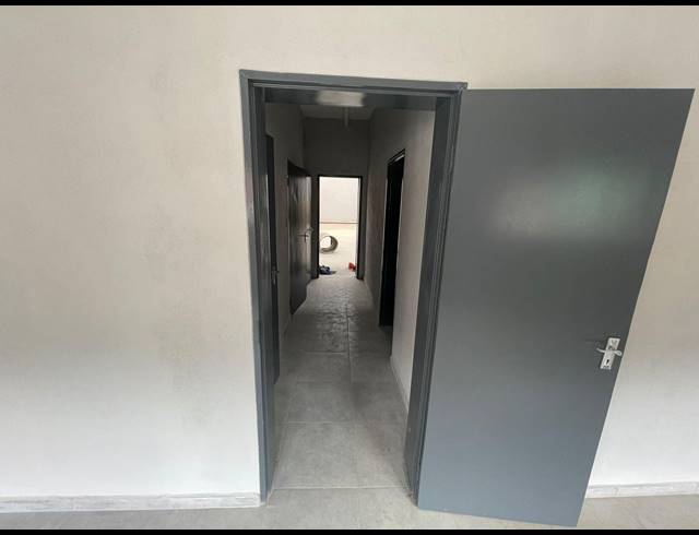 1,094M² WAREHOUSE TO LET IN COSMO BUSINESS PARK